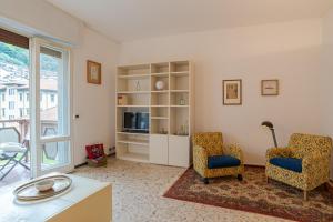 Lovely & Quiet Apartment - with Balcony & Parking