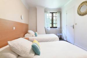 Hotels Hotel VAL FLORES LOGIS : Chambre Lits Jumeaux