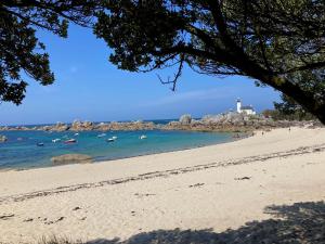 Maison récente près de la mer - 4hvězdičkové hotely ve městě Kerlouan