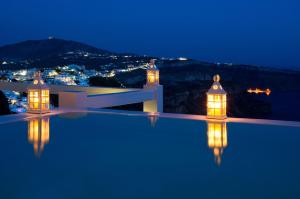 Aqua Mare Luxury Suites Santorini Greece