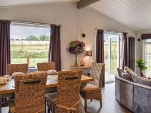 Gorstage Meadows Luxury 2 Bedroom Lodge in Rural Cheshire