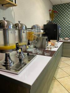 Hotels Le Regina Hotel et restaurant Canet-plage : photos des chambres