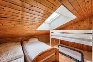 Maisons de vacances A 600m de la plage, maison pour 6 avec piscine : photos des chambres