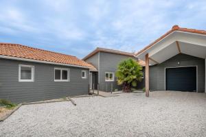 Maisons de vacances Maison avec piscine pour 8 adultes - 2 enfants : photos des chambres