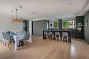 Maisons de vacances Maison avec piscine pour 8 adultes - 2 enfants : photos des chambres