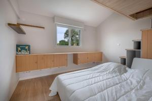 Maisons de vacances Maison avec piscine pour 8 adultes - 2 enfants : photos des chambres