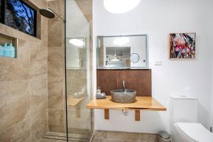 Airlie Beach Eco Cabins - Adults Only