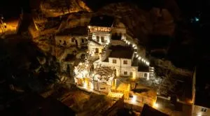 Bayar Cave Suites - 奥塔希萨尔