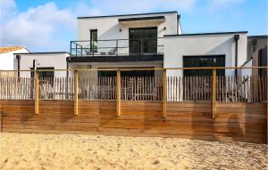 Home With Private Pool