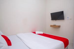 RedDoorz Syariah near Universitas Mercu Buana Kampus 2 Yogyakarta