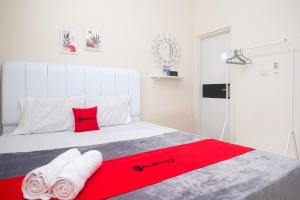 RedDoorz Syariah near Universitas Mercu Buana Kampus 2 Yogyakarta