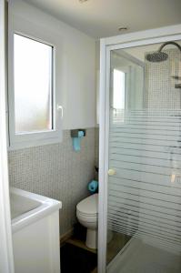 Maisons de vacances Le Chalet a Hub - exterieur, proche de la plage : photos des chambres