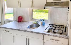 Stunning Stacaravan In Tzummarum