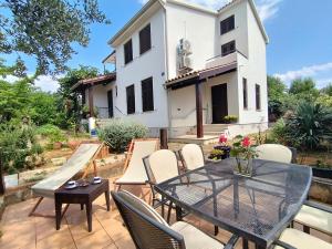 Apartment in Medulin with garden