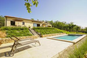 Maisons de vacances Gite de Chantecoucou - Piscine privative et vue : photos des chambres