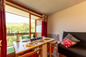 Appartements L'Igloo - Studio pour 4 vue montagne : photos des chambres
