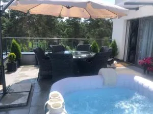 Apartament Business&Living No 73 z prywatnym jacuzzi zewnętrznym -od maja do września- Nad Zalewem w Cedzynie i miejscem parkingowym - Wola Kopcowa