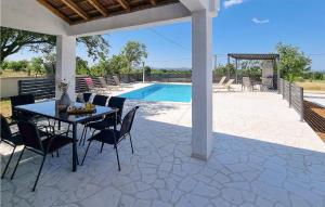 4 Bedroom Lovely Home In Miranje Gornje 
