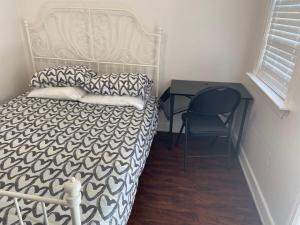 BUDGET Quad Room with En Suite Bathroom 36B