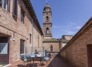 Il Chiostro Del Carmine