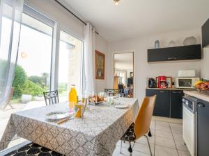 Maisons de vacances Holiday Home Ty Nevez by Interhome : photos des chambres