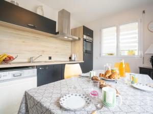 Maisons de vacances Holiday Home Ty Nevez by Interhome : photos des chambres