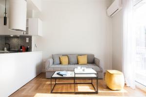 Discover Athens center by foot, from bright 1BDR!