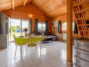 Chalets Chalet Le Chamalo by Interhome : photos des chambres