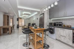 Be cool near Kypseli by AthenianKeys