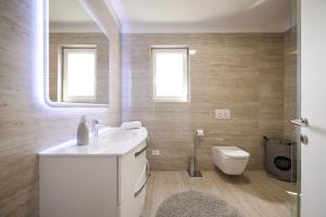 Pool apartment with traditional Dalmatian Konoba