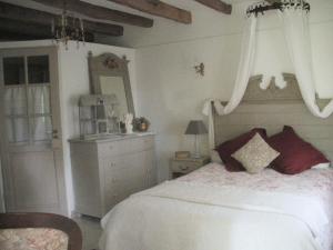 B&B / Chambres d'hotes Ferme Saint Joseph : Chambre Double - Vue sur Jardin