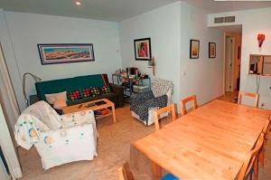 apartamento amplio en planta baja con terraza CALA BUSQUETS