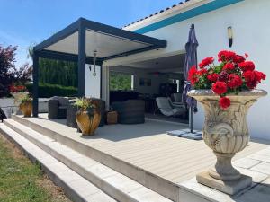 Villas Maison avec piscine et jardin : photos des chambres