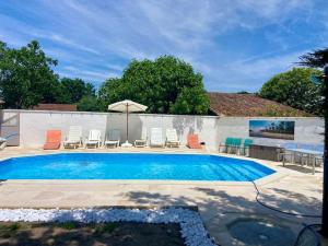 Villas Maison avec piscine et jardin : photos des chambres