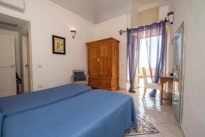 Double or Twin Room with Sea View room in Hotel La Casa sul Mare