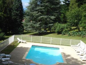 Maisons de vacances Renovated castle apartment with swimming pool : photos des chambres