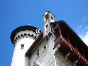 Maisons de vacances Renovated castle apartment with swimming pool : photos des chambres