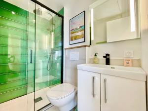 Le Phare Ouest - 80 m De La Mer - Vue Océan Sur Le Balcon - Entièrement Rénové - Internet Haut Débit - NOUVEAU