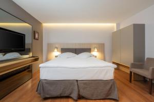 Triple Room with Garden View room in Hotel Nostromo
