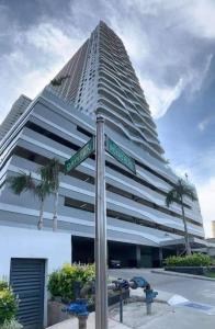 Coast Residences Penthouse with skyline and manila bay view