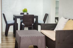 Stellka cheerful 2BR townhouse near the beach and city