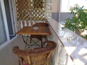 Studio Apartment in Biograd na Moru with Balcony, Air Conditioning, Wi-Fi, Dishwasher (4818-3)