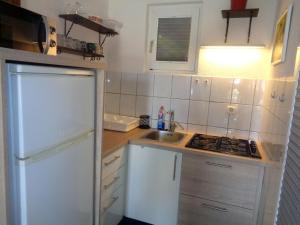 Studio Apartment in Biograd na Moru with Balcony, Air Conditioning, Wi-Fi, Dishwasher (4818-3)