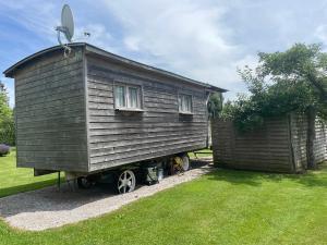 Sejours a la campagne La Maison du Bonheur Roulotte : photos des chambres