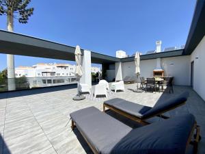 Tavira Grand Balcony With Pool by Homing