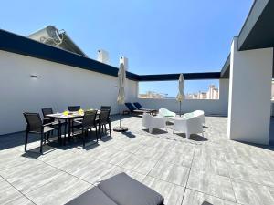 Tavira Grand Balcony With Pool by Homing