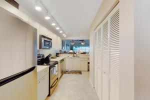 Sea-Renity, Unit H-205