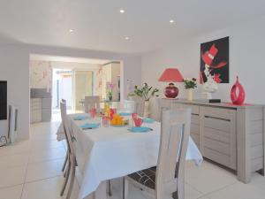 Maisons de vacances Holiday Home Villa Les Roses by Interhome : photos des chambres