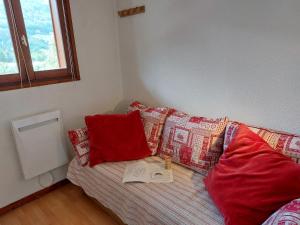 Studio Les chalets du soleil by Interhome