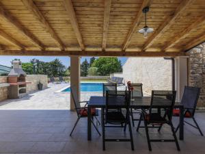 Holiday Home Stara hiža by Interhome
